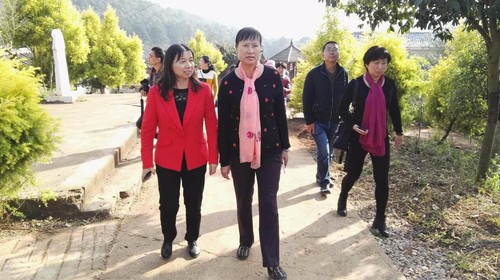 省人大管国芳副主任