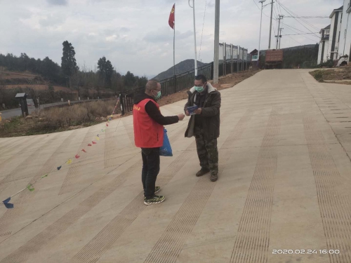 梁龙虎